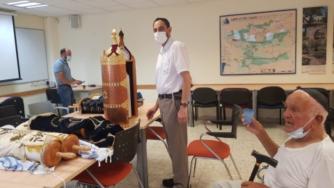 פרוייקט בדיקת ספרי תורה של בתי הכנסת במשגב