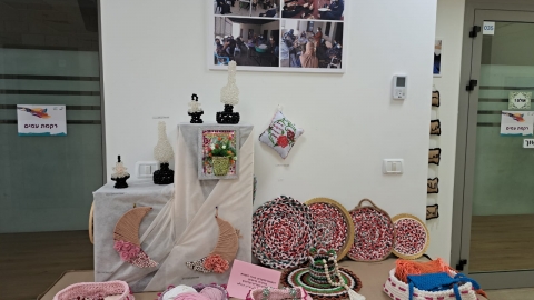 תערוכת חוגי אמנות -מועדונים בדואים